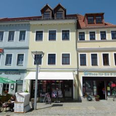 Wohnhaus in geschlossener Bebauung, mit Gaststätte (Hofkonditorei) Altmarkt 3