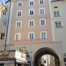 Bürgerhaus, Goldschlägerhaus mit Sauterbogen