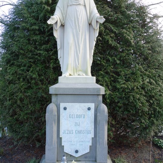 Statue of Sacred Heart of Jesus Christ