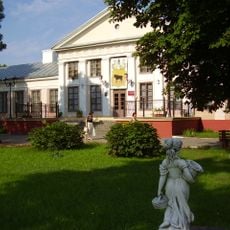 The palace and park complex Tyzengauz, Postavy