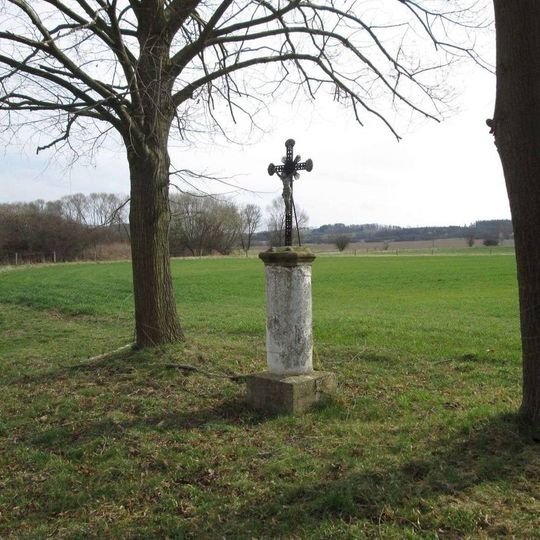 Kříž jižně od Kbela