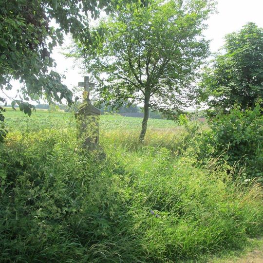 Kříž u polní cesty severně od Potvorova