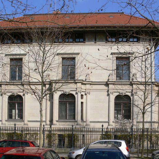 Villa Grassistraße 1