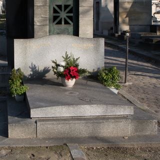 Grave of Lesœur