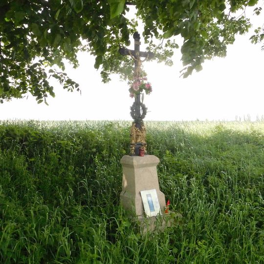 Kříž u vodojemu na Kosovské silnici