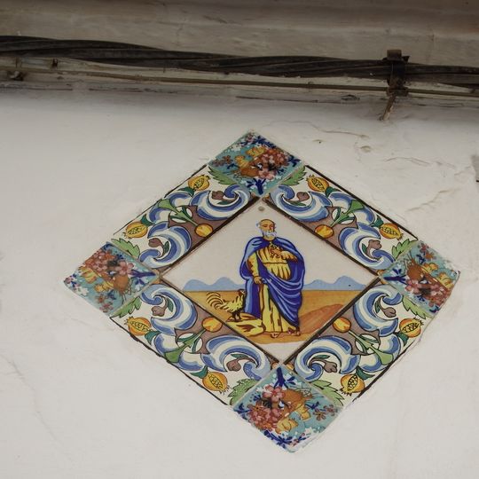Ceramic panel of Saint Peter at Miguel Martí Raga street
