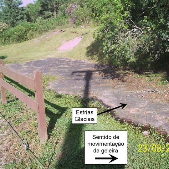 Sítio Geológico - Estrias Glaciais de Witmarsum