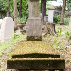 Grave of Pont Aubevoye