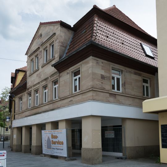 Wohn- und Geschäftshaus