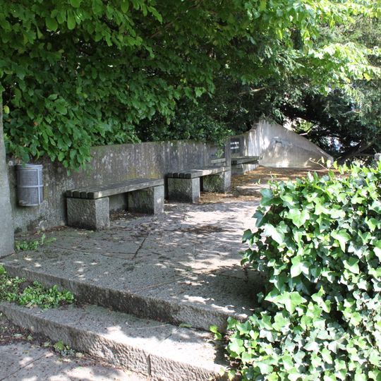 Hermann-Bahr-Brunnen