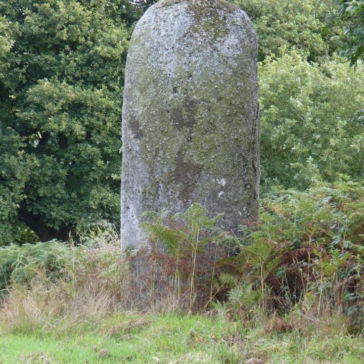 Menhir de Kergornec