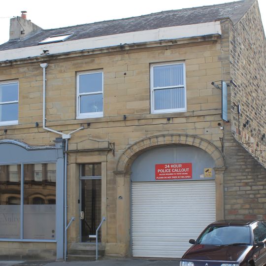 25, New North Parade