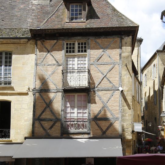 Maison, 6 place du Peyrou