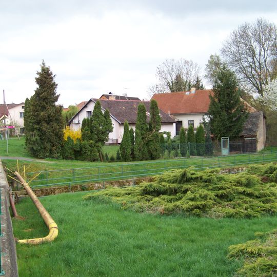 Most ulice Květnového povstání přes Pitkovický potok