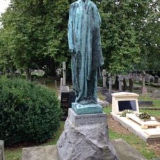 Monument To Harry Ripley