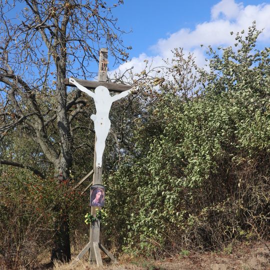 Dřevěný kříž u Výčap