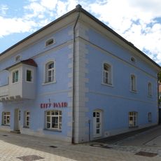 Wohn- und Geschäftshaus