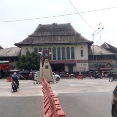 Tugu Jam Pasar Gede