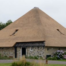 Grote stolpvormige schuur