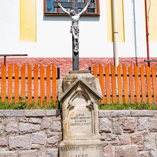 Kříž v Hrochově Týnci v Podborské ulici