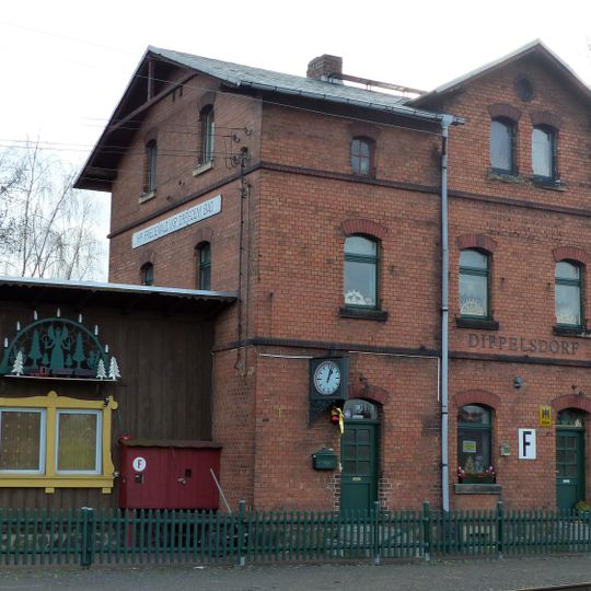 Empfangsgebäude '''Bahnhof Friedewald Bad''' Am Bahnhof 1