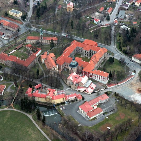 Lávka přes Střelu u kláštera Plasy