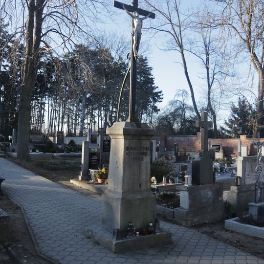 Kříž na hřbitově v Dukovanech