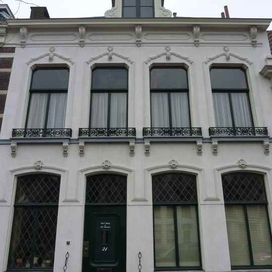 Herenhuis met stijlkenmerken van het Eclecticisme