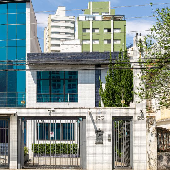 Imóvel à Rua Dona Inácia Uchoa, nº 126 / 130