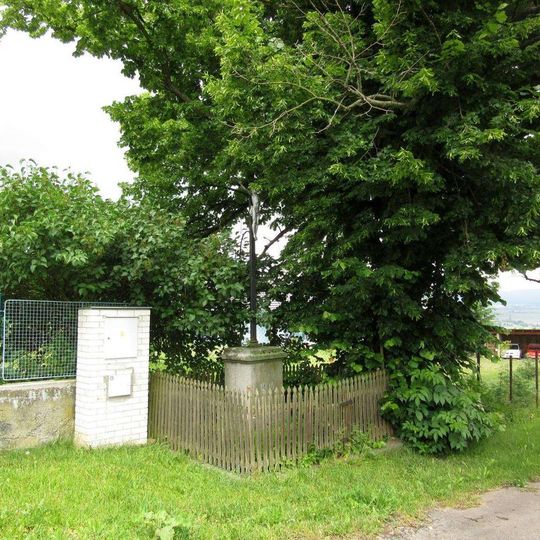 Kříž ve Voltuši u zahrady