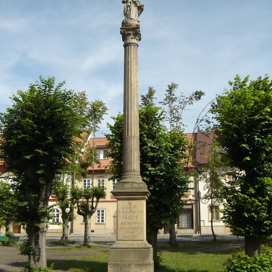 Sloup se sochou Panny Marie