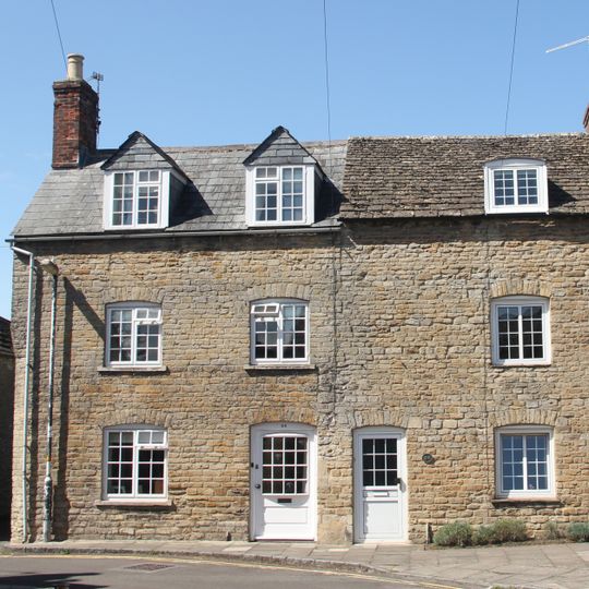 24 And 26, Horsefair