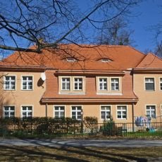 Ehemaliges Doppelwohnhaus für Unterbeamte (Einzeldenkmal zu ID-Nr. 09284584) Stolpener Straße 22
