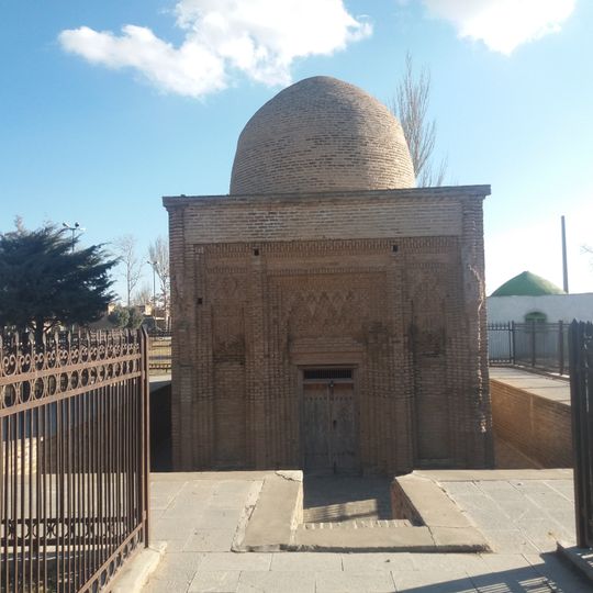 Pir-e Takestan Mausoleum