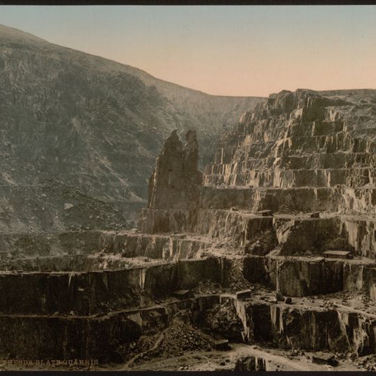 Penrhyn Slate Quarry and Bethesda, and the Ogwen valley to Port Penrhyn
