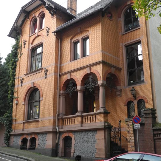 Sadowastraße 12