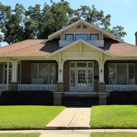 Schlenker, Almot, House