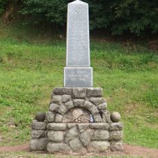 Pomník padlým v Radkově u hřiště