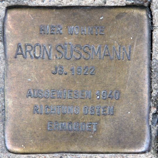 Stolperstein en memoria de Aron Süssmann
