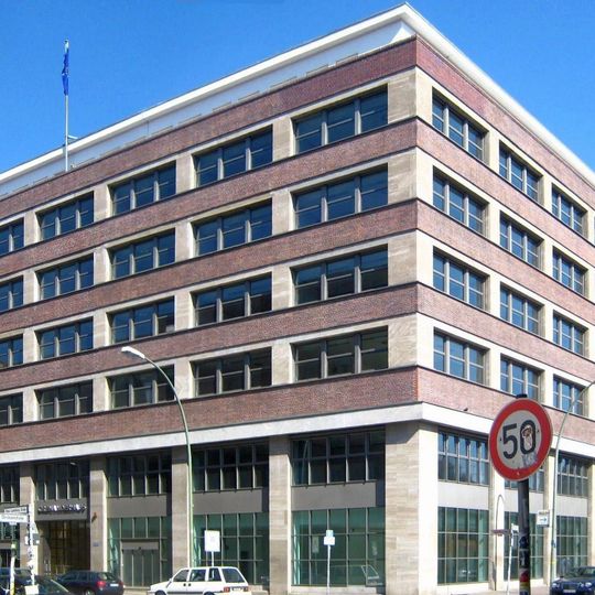 Verwaltungsgebäude und Umformwerk der BVG