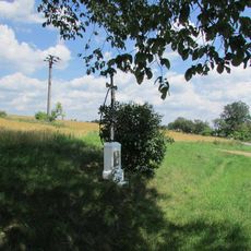 Kříž na severním okraji obce Mezná