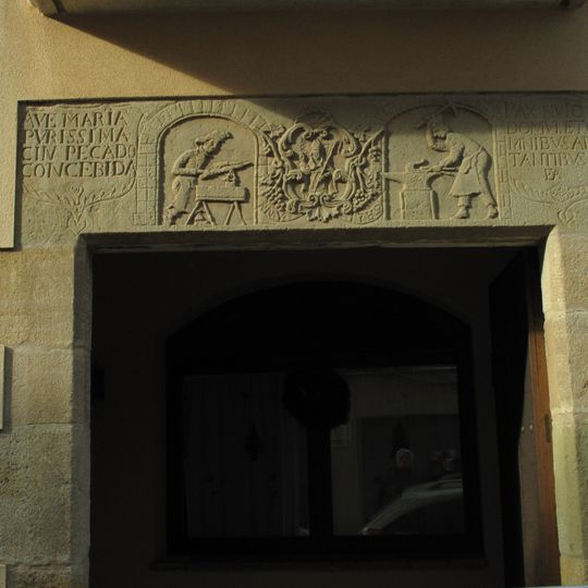 Llinda del portal d'entrada de Can Busquets