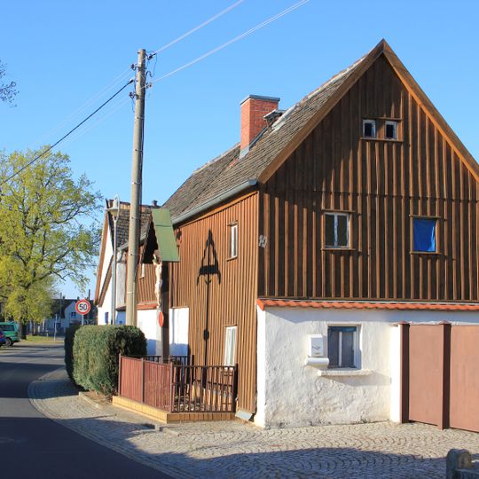 Westliches Wohnstallhaus eines Bauernhofes Wittichenauer Straße 10