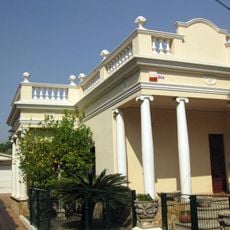 Habitatge al carrer Santa Llogaia, 40 (Figueres)