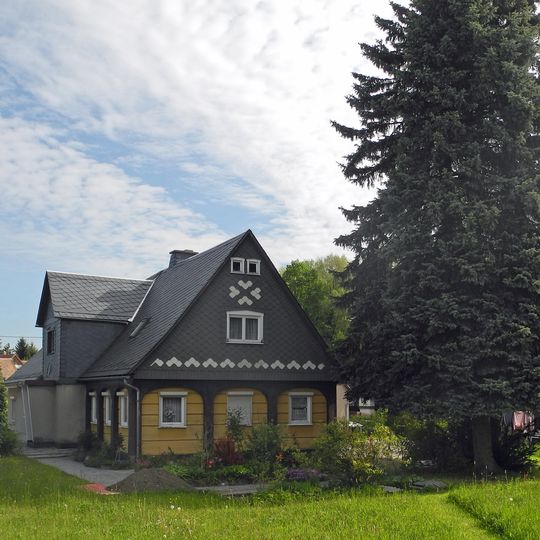 Wohnhaus mit Vorlaube Mittelstraße 16