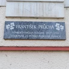 Pamětní deska Františka Průchy na Husově domě ve Vlašimi