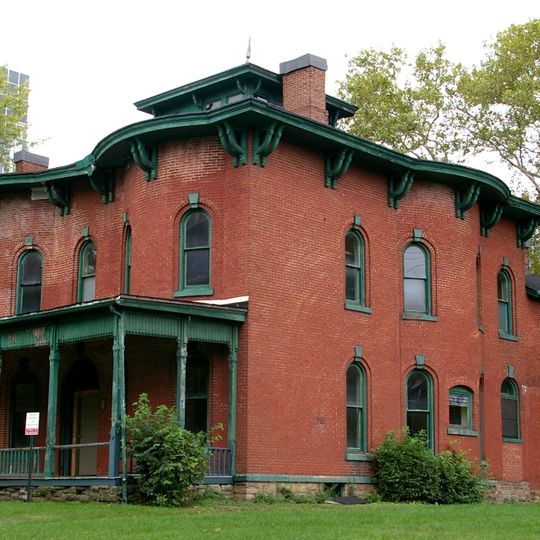 Cozad-Bates House