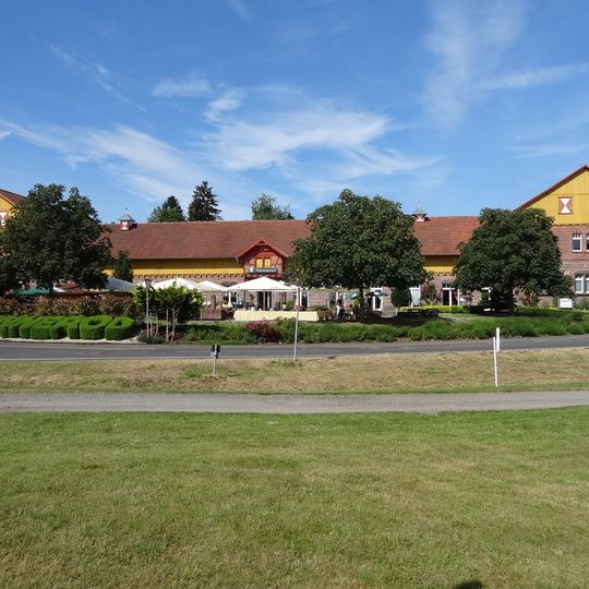Sachgesamtheit Herrenhaus, Gutshof und ehemaliger Park