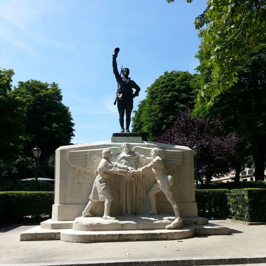 Monument to the American Volunteers