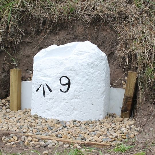 Milestone, 80m W of Garth House